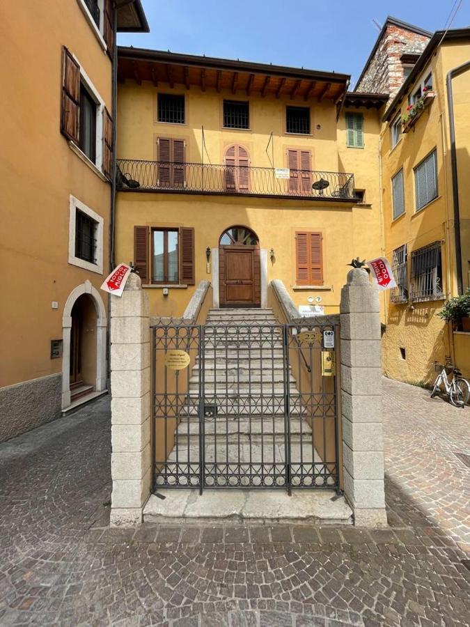 Апартаменты Antico Palazzo Signorile Сало Экстерьер фото