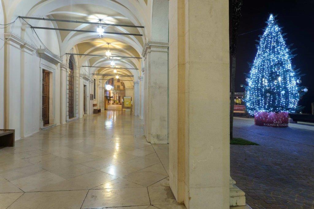 Апартаменты Antico Palazzo Signorile Сало Экстерьер фото