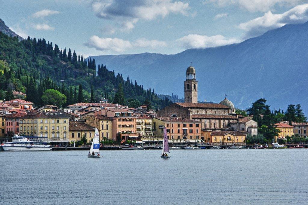 Апартаменты Antico Palazzo Signorile Сало Экстерьер фото