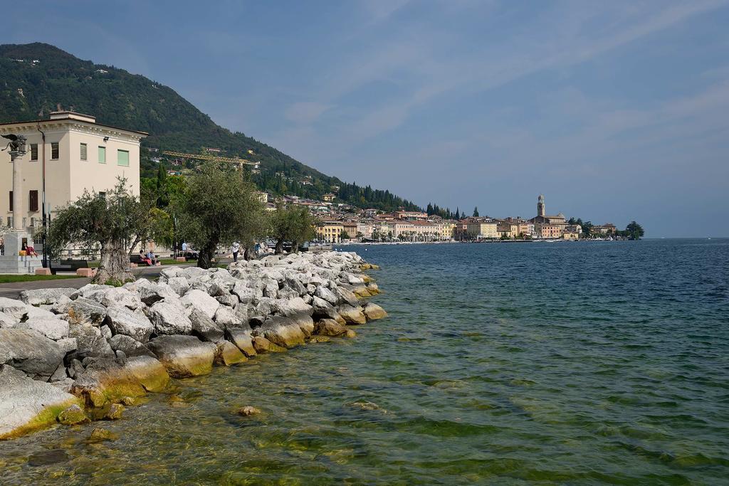 Апартаменты Antico Palazzo Signorile Сало Экстерьер фото